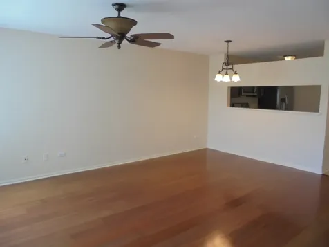 938 Ridgefield Lane Wheeling IL 60090