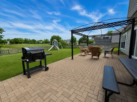 2054 Mission Hills Drive Elgin IL 60123