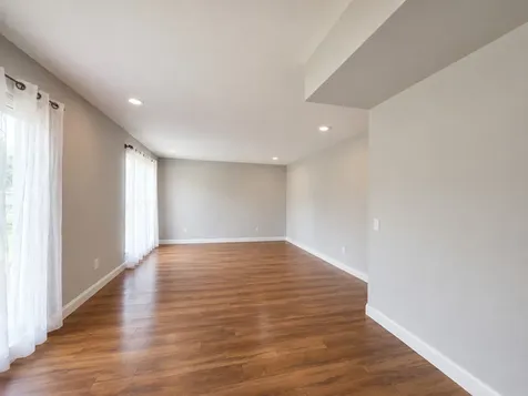 2054 Mission Hills Drive Elgin IL 60123