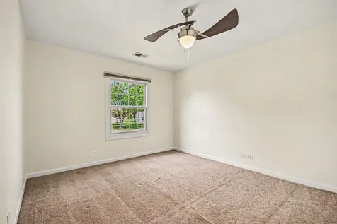 5235 Rockpointe Court Gurnee IL 60031