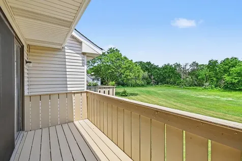 5235 Rockpointe Court Gurnee IL 60031
