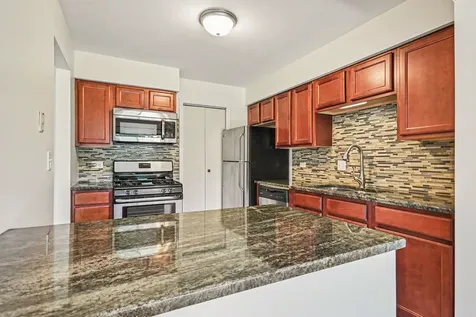 5235 Rockpointe Court Gurnee IL 60031