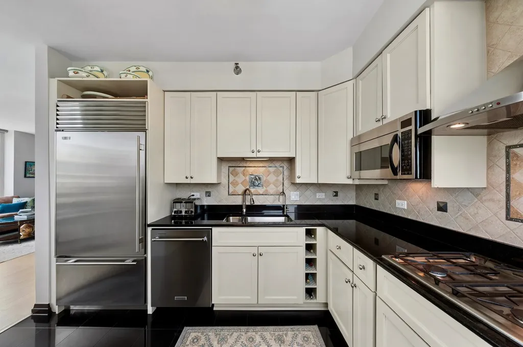 33 West Ontario Street Chicago IL 60654