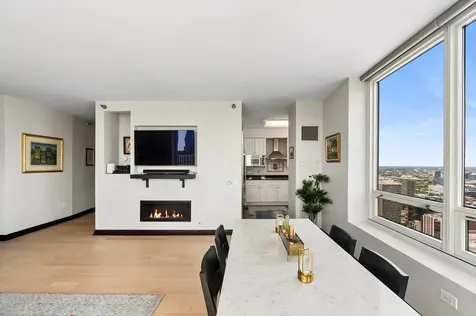 33 West Ontario Street Chicago IL 60654