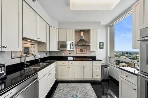 33 West Ontario Street Chicago IL 60654
