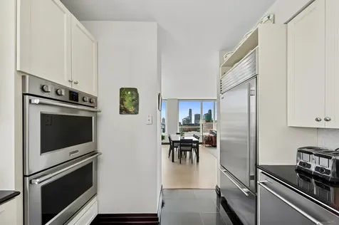 33 West Ontario Street Chicago IL 60654