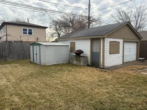 8417 South Scottsdale Avenue Chicago IL 60652