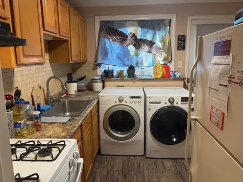 8417 South Scottsdale Avenue Chicago IL 60652