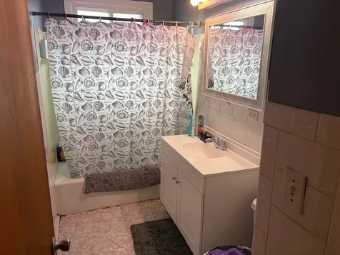 8417 South Scottsdale Avenue Chicago IL 60652