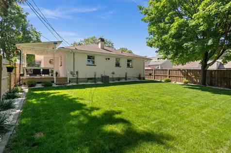 361 South Commonwealth Avenue Elgin IL 60123