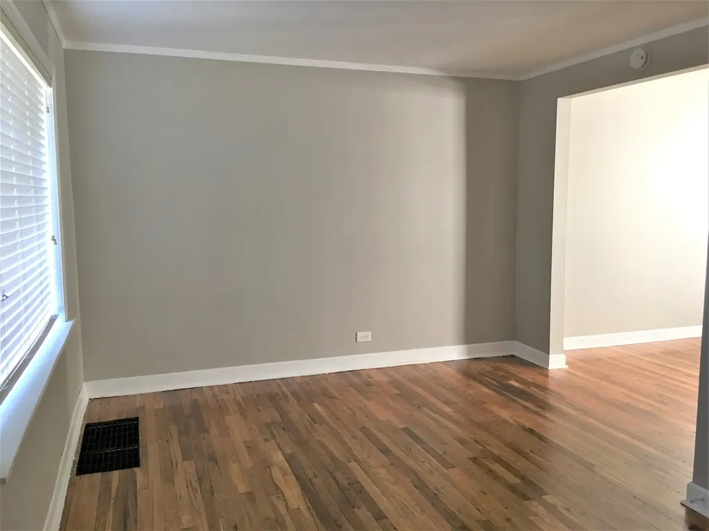 9548 South Euclid Avenue Chicago IL 60617