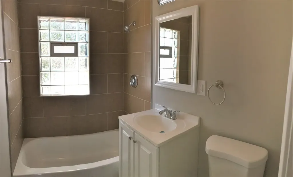 9548 South Euclid Avenue Chicago IL 60617
