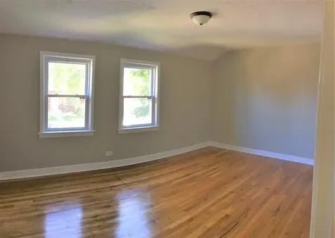 9548 South Euclid Avenue Chicago IL 60617