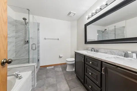 2216 Seaver Lane Hoffman Estates IL 60169
