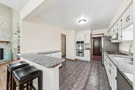 2216 Seaver Lane Hoffman Estates IL 60169