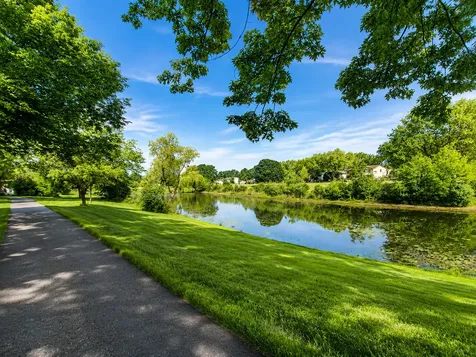 1862 Grosse Pointe Drive Hanover Park IL 60133