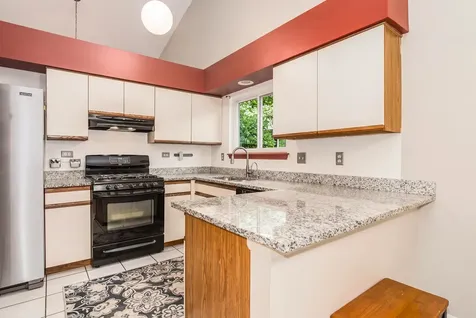 1862 Grosse Pointe Drive Hanover Park IL 60133