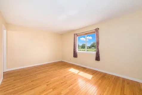 1862 Grosse Pointe Drive Hanover Park IL 60133