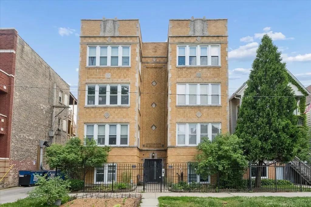 2114 North Spaulding Avenue Chicago IL 60647