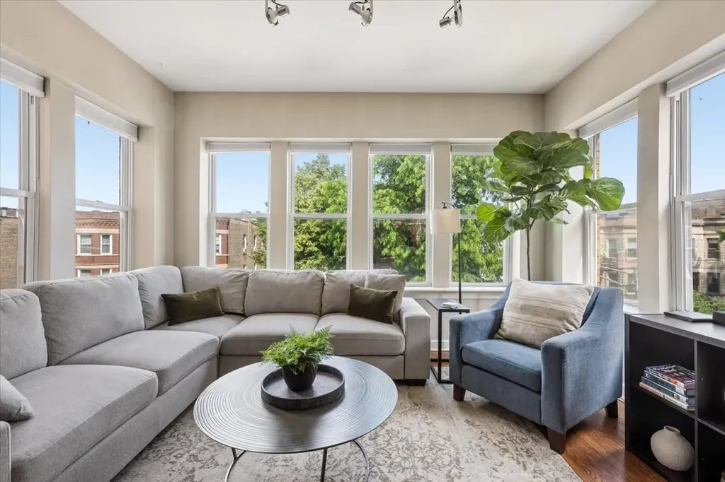2114 North Spaulding Avenue Chicago IL 60647