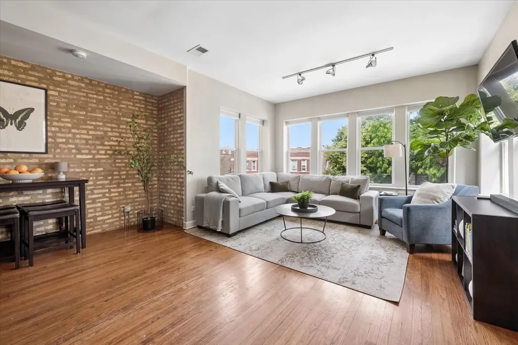 2114 North Spaulding Avenue Chicago IL 60647