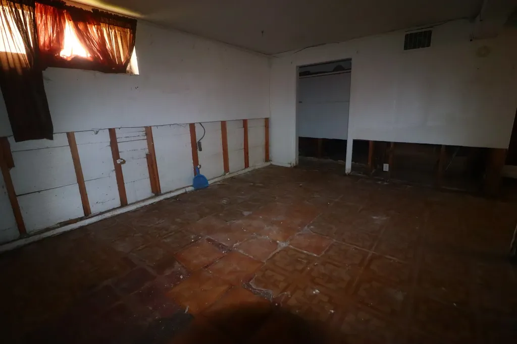 8821 South Eggleston Avenue Chicago IL 60620