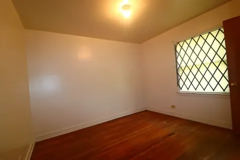 8821 South Eggleston Avenue Chicago IL 60620