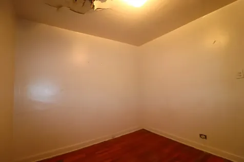 8821 South Eggleston Avenue Chicago IL 60620