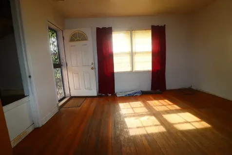 8821 South Eggleston Avenue Chicago IL 60620