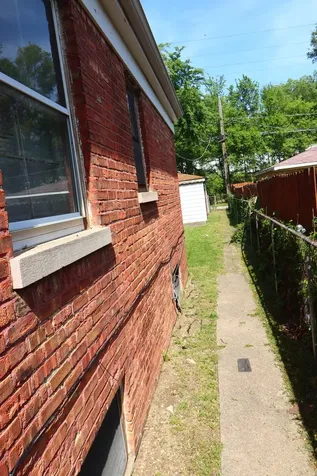 8821 South Eggleston Avenue Chicago IL 60620