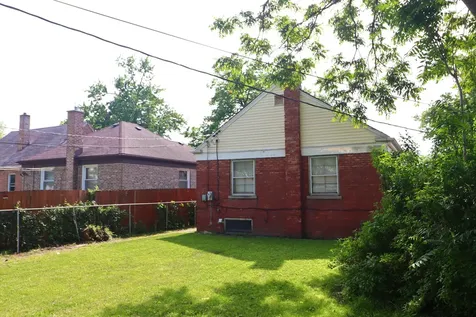 8821 South Eggleston Avenue Chicago IL 60620