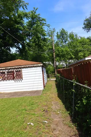 8821 South Eggleston Avenue Chicago IL 60620