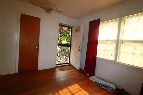 8821 South Eggleston Avenue Chicago IL 60620