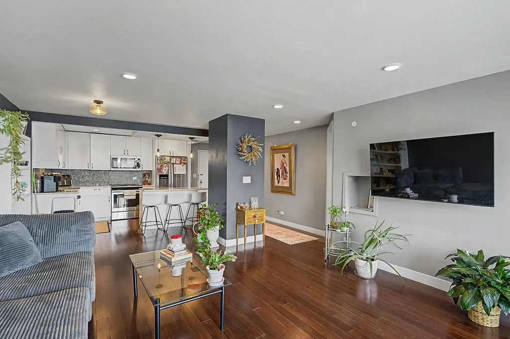 10 East Ontario Street Chicago IL 60611