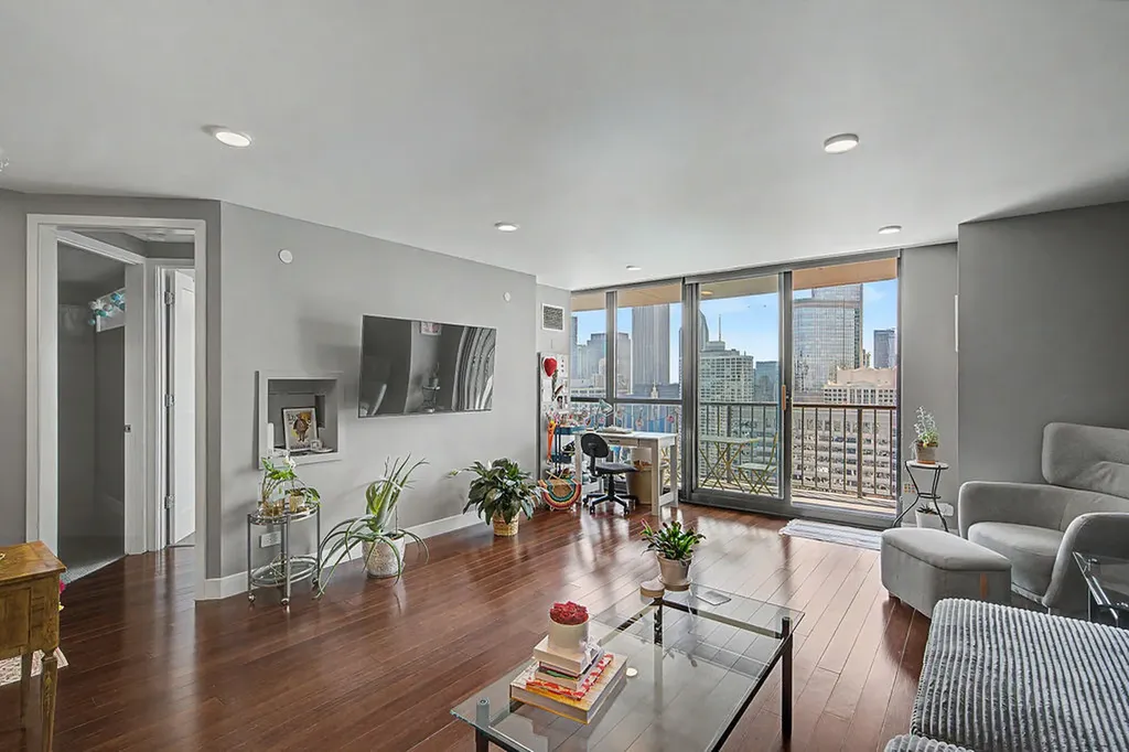10 East Ontario Street Chicago IL 60611