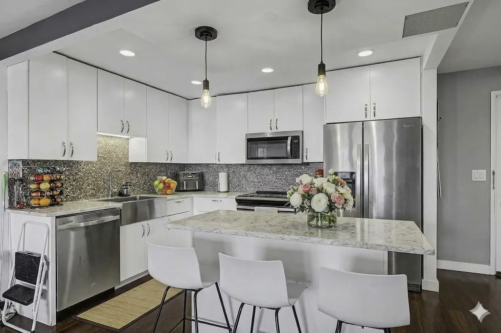 10 East Ontario Street Chicago IL 60611
