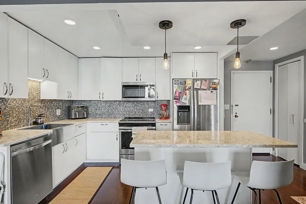 10 East Ontario Street Chicago IL 60611