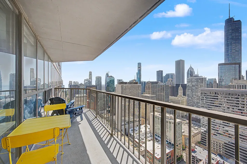 10 East Ontario Street Chicago IL 60611