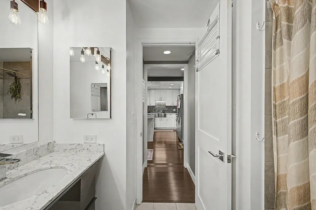 10 East Ontario Street Chicago IL 60611
