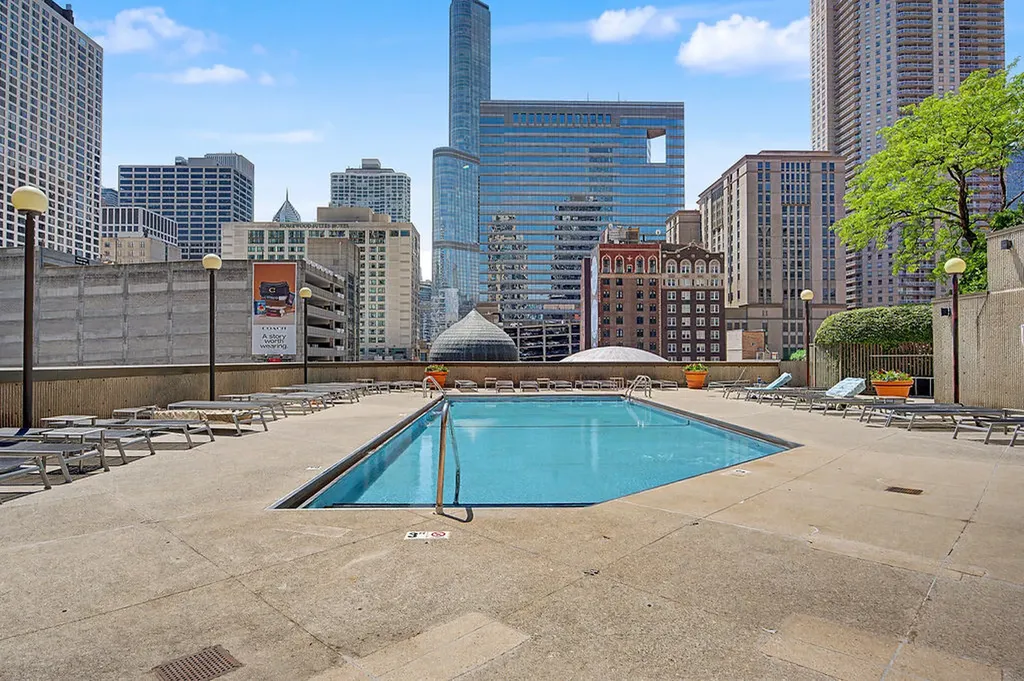 10 East Ontario Street Chicago IL 60611