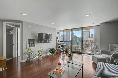 10 East Ontario Street Chicago IL 60611