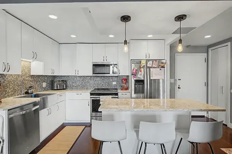 10 East Ontario Street Chicago IL 60611