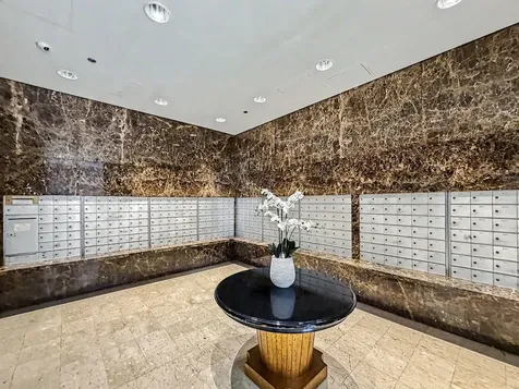 10 East Ontario Street Chicago IL 60611