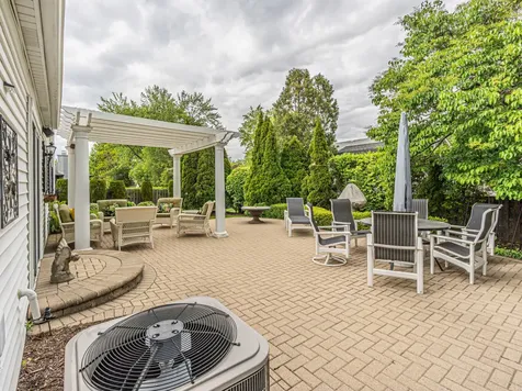 5 Knight Hill Lane Buffalo Grove IL 60089