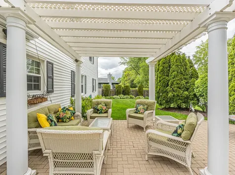 5 Knight Hill Lane Buffalo Grove IL 60089