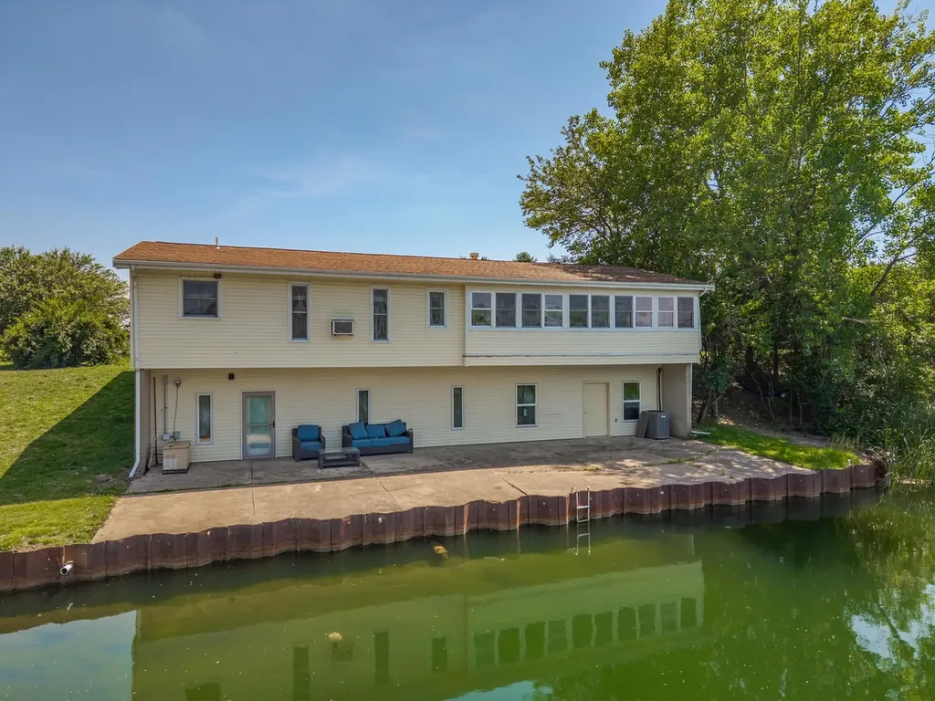 2323 Duke Drive Bloomington IL 61705