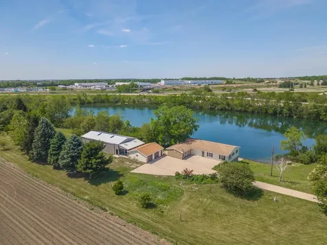 2323 Duke Drive Bloomington IL 61705