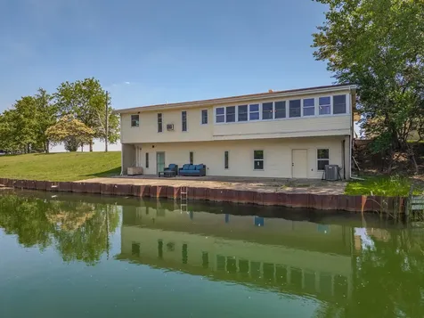 2323 Duke Drive Bloomington IL 61705