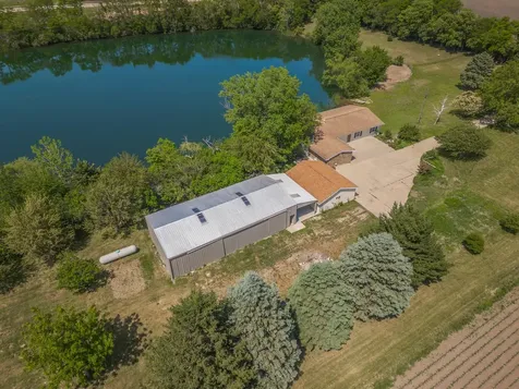 2323 Duke Drive Bloomington IL 61705