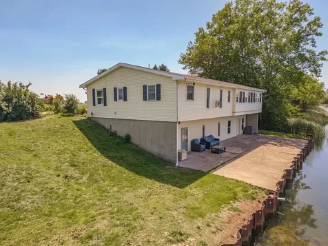 2323 Duke Drive Bloomington IL 61705
